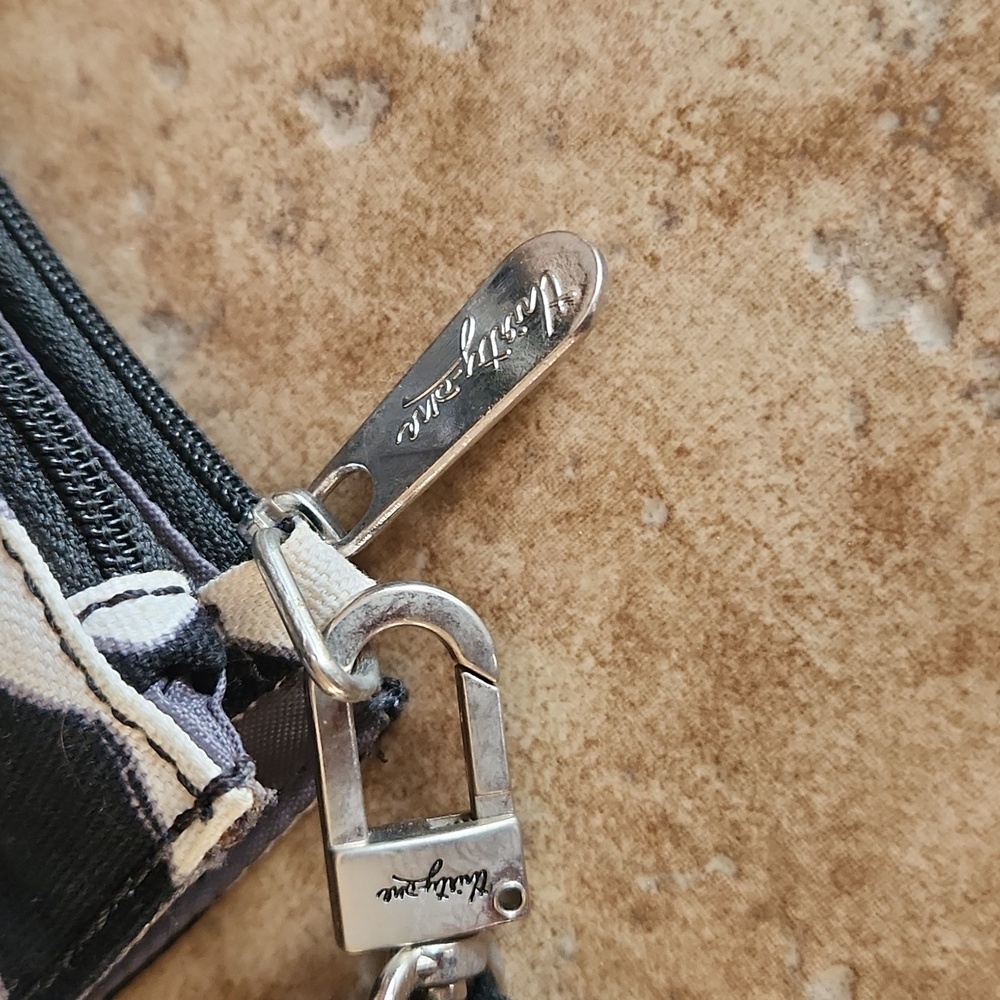 Thirty-One black and white crossbody purse with adjustable strap - Picture 8 of 8